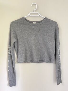 GARAGE Long Sleeve Cropped Top with Sleeve Rose Print Grey